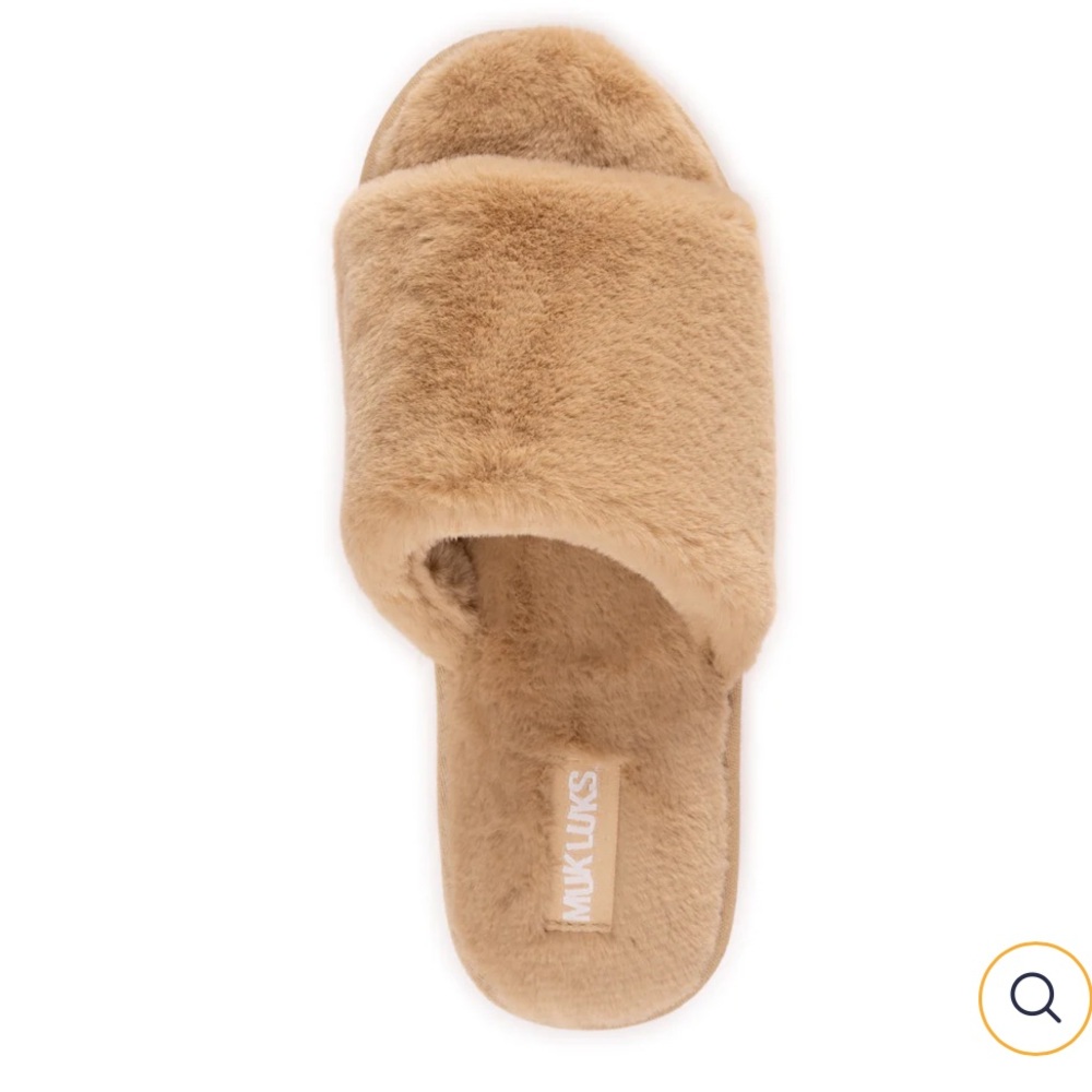 MUK LUKS Women's Tan Fuzzy Slippers Size 7-8